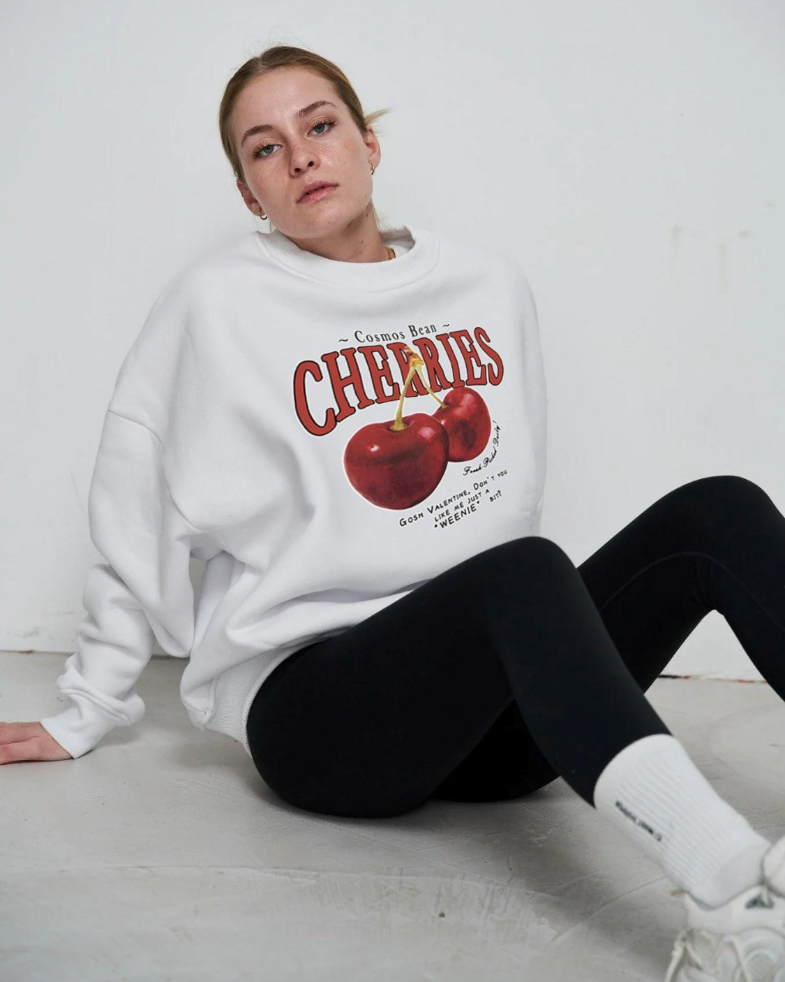 Bisiklet Yaka İçi Polar Cherries Baskılı Beyaz Oversize Sweatshirt