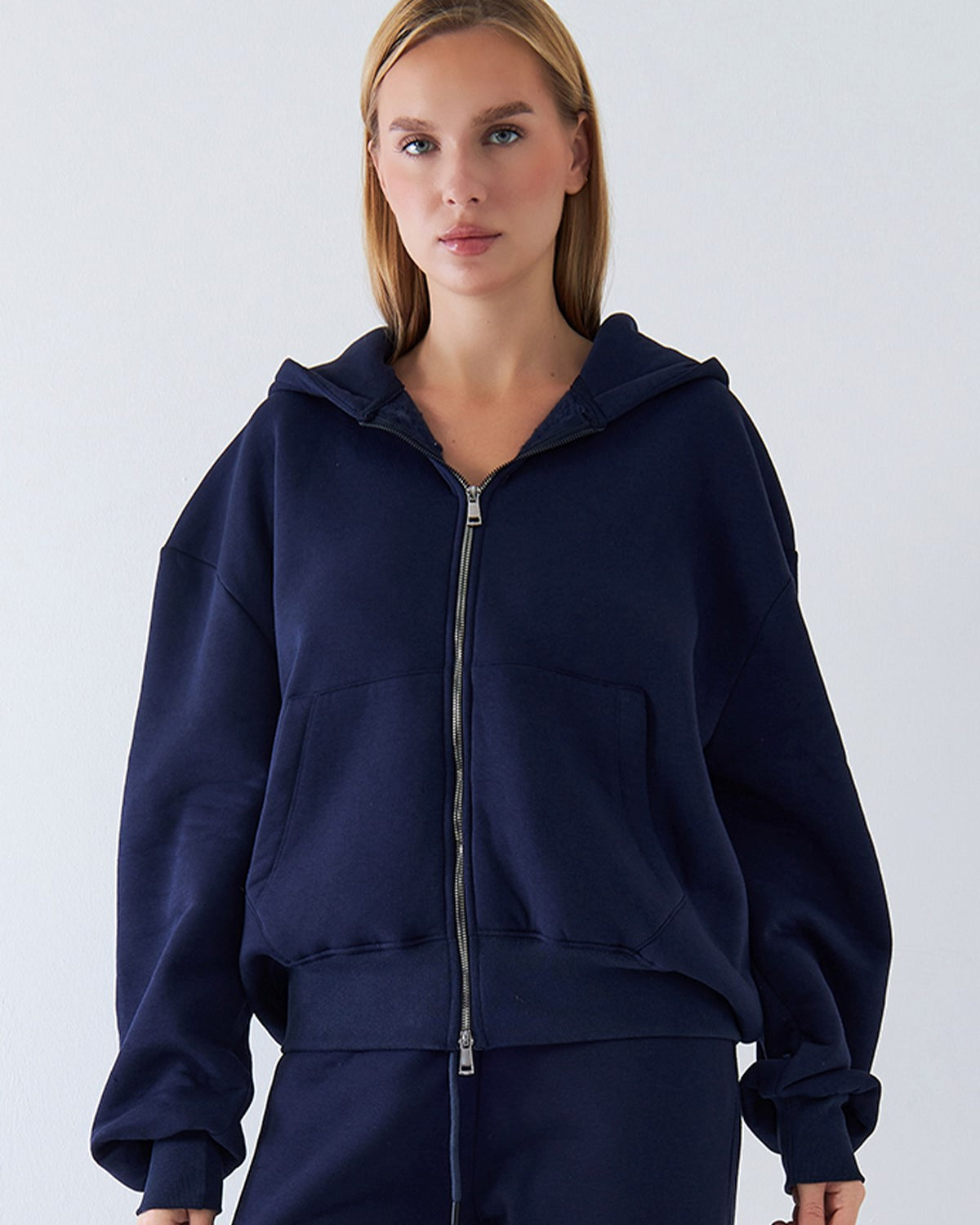 Kadın Oversize Zip Hoodie Lacivert – Fermuarlı, Kapüşonlu, Kangru Cep,  3 İplik Şardonlu Polar