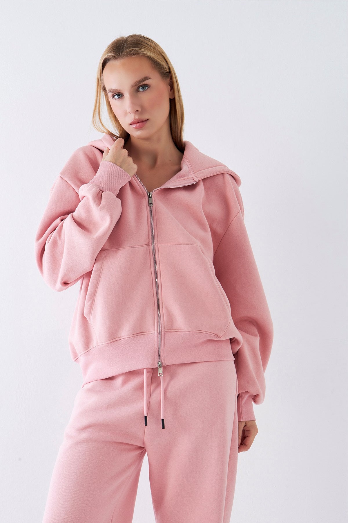 Kadın Oversize Zip Hoodie Pembe – Fermuarlı, Kapüşonlu, Kangru Cep,  3 İplik Şardonlu Polar