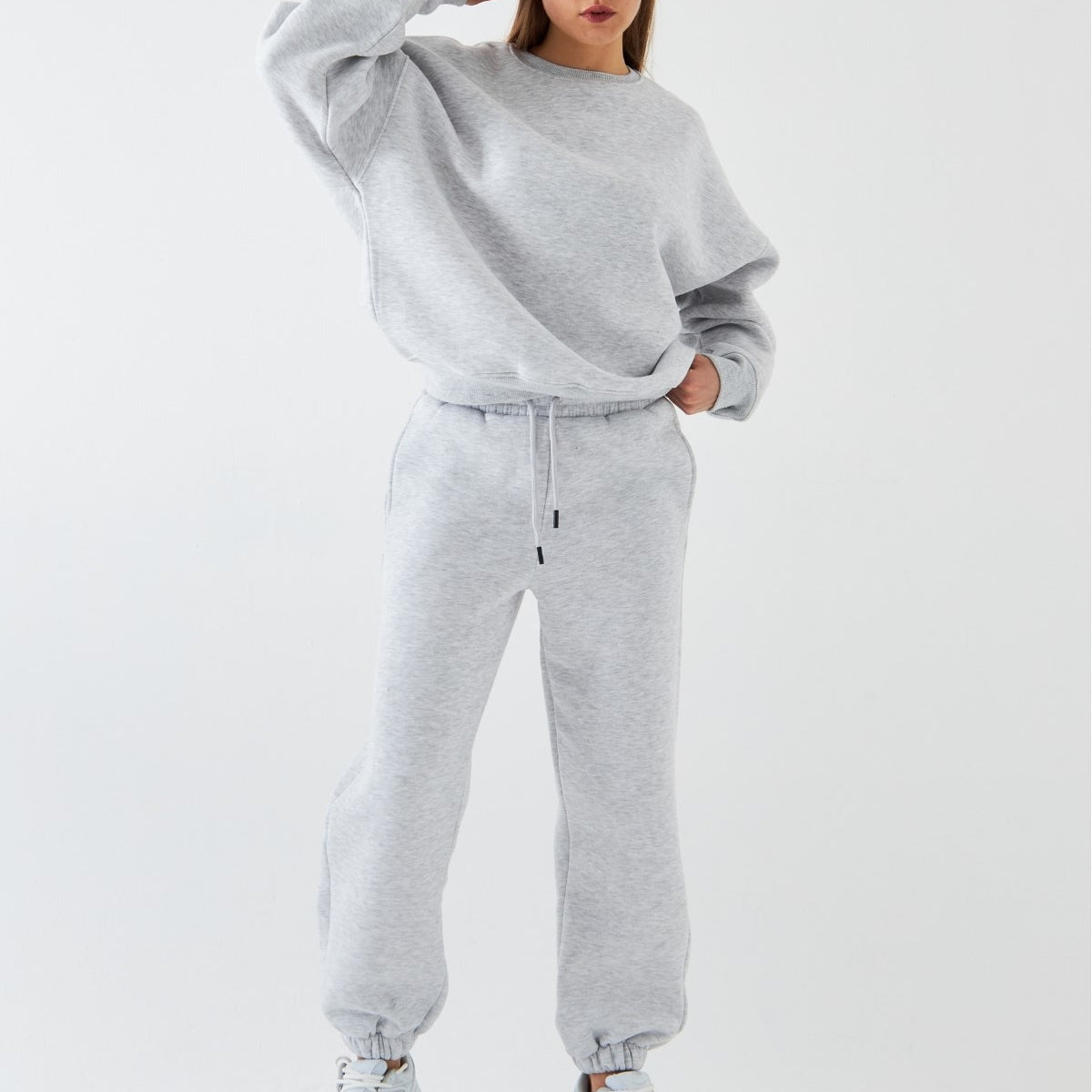 Unisex Oversize Eşofman Takımı Basic Gri – Bisiklet Yaka, Lastikli Paça, 3 İplik Şardonlu Polar
