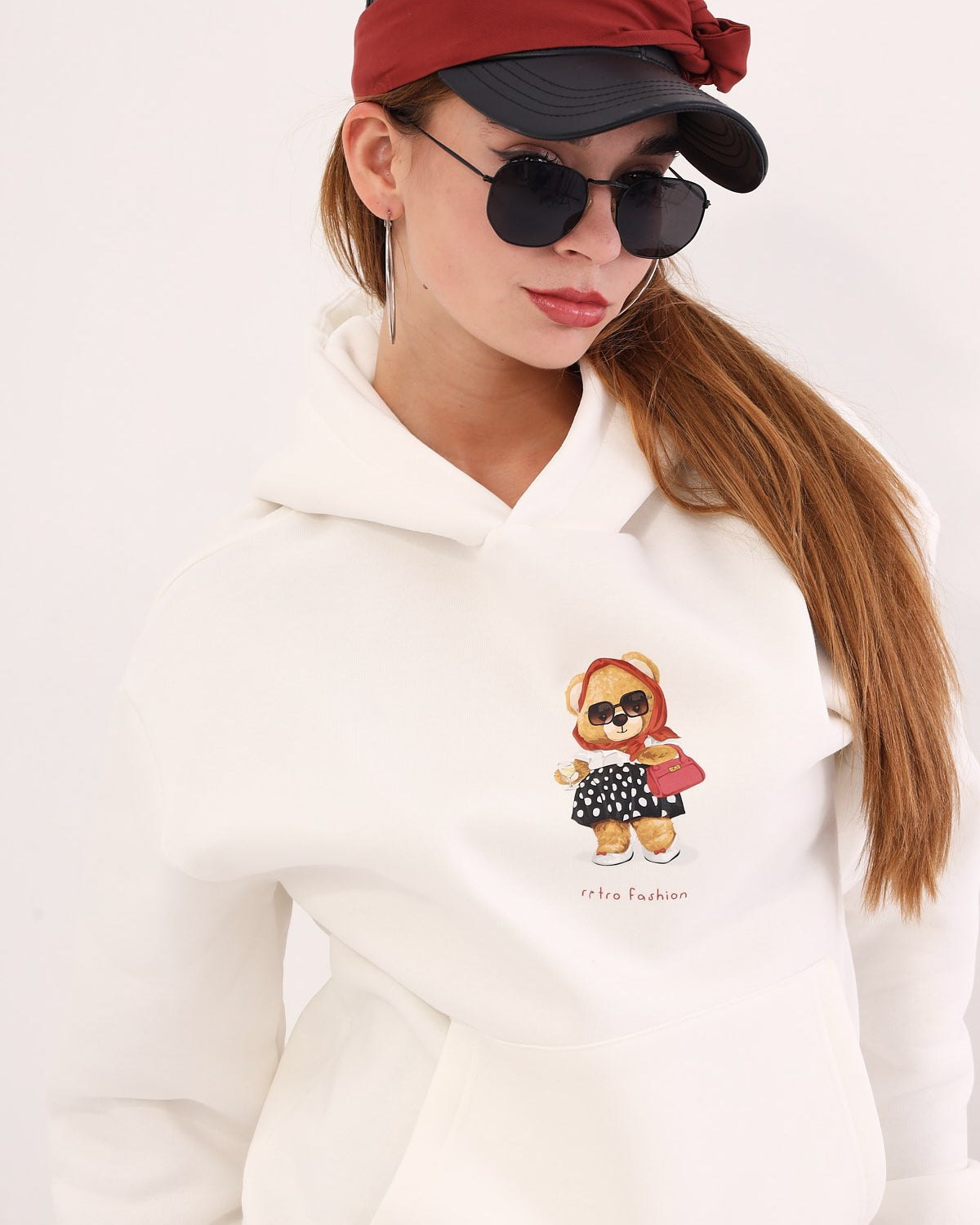 Beyaz Kapüşonlu Puantiyeli Ayıcık Baskılı Oversize Unisex Sweatshirt