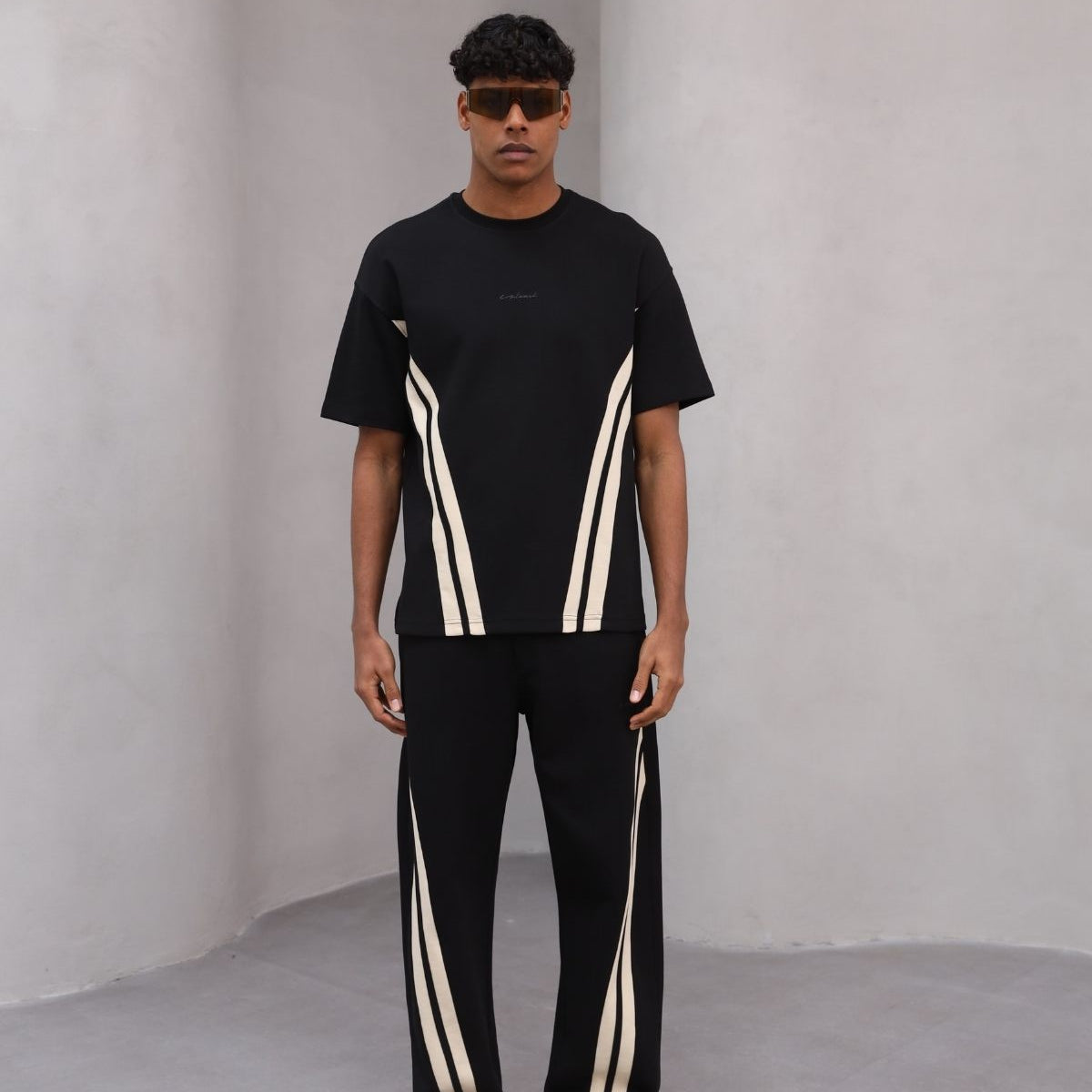 Rahat Kesim Şerit Detaylı Minimal Çizgili Oversize Erkek Günlük Takım