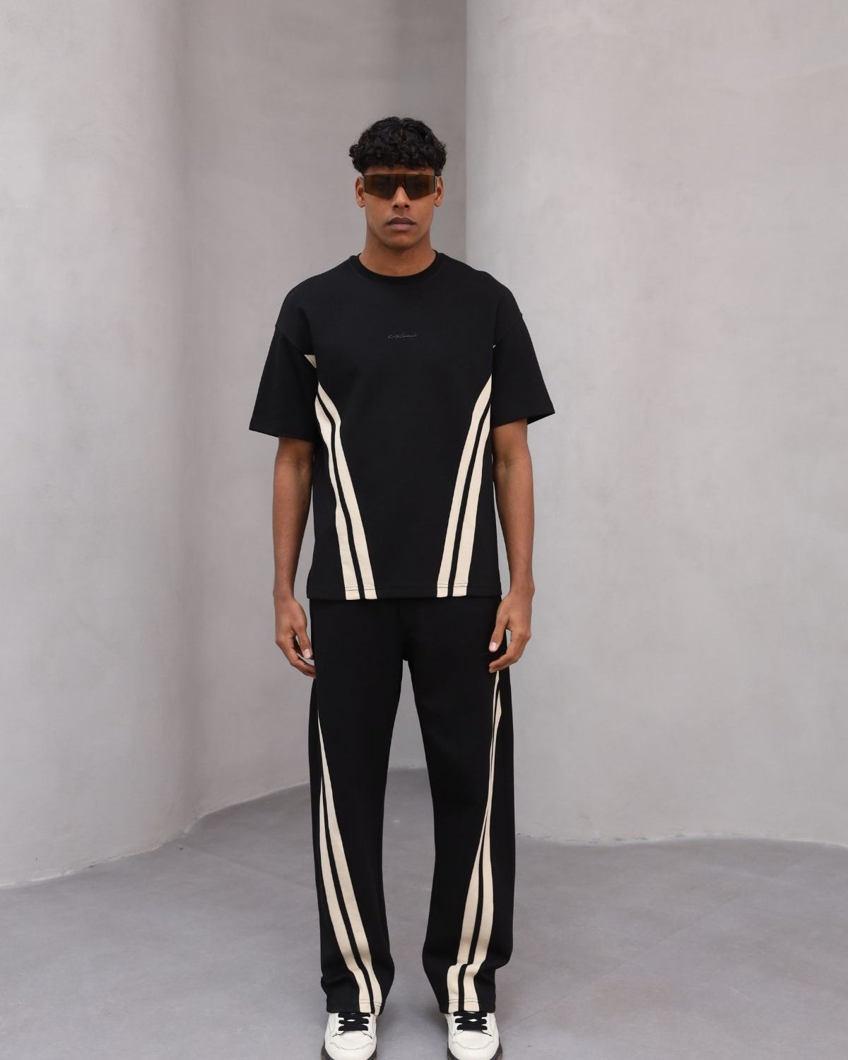 Rahat Kesim Şerit Detaylı Minimal Çizgili Oversize Erkek Günlük Takım