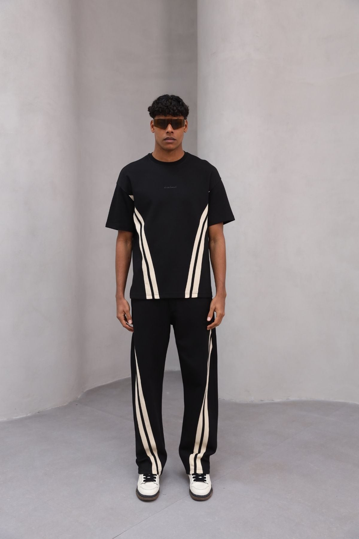 Rahat Kesim Şerit Detaylı Minimal Çizgili Oversize Erkek Günlük Takım