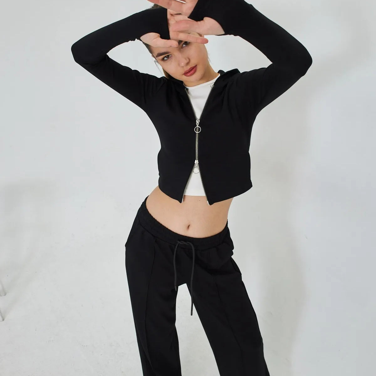 Fermuarlı Kapüşonlu Sweatshirt ve Geniş Paça Özel Dikim Pantolon Modal Kumaş Eşofman Takımı