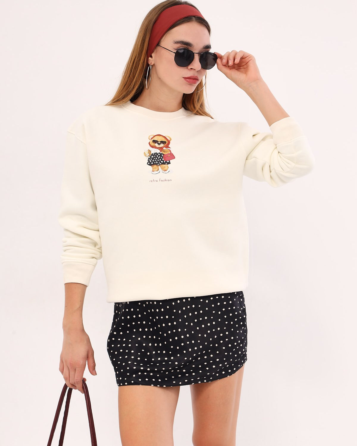Beyaz Bisiklet Yaka Puantiyeli Ayıcık Baskılı Oversize Unisex Sweatshirt