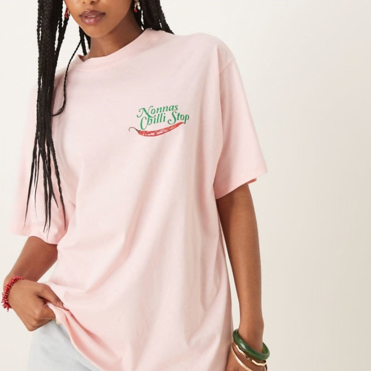 Pembe Oversize Kadın Tişört – Nonna’s Chilli Stop Baskılı Yazlık Rahat Model