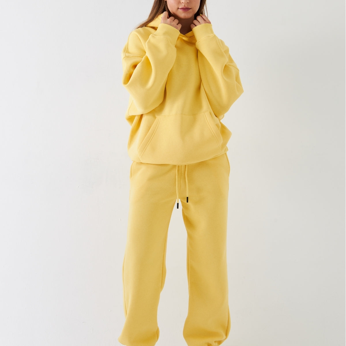 Oversize Unisex Eşofman Takımı Sarı – Basic, 3 İplik Şardonlu Polar; Kapüşonlu Üst, Lastikli Alt
