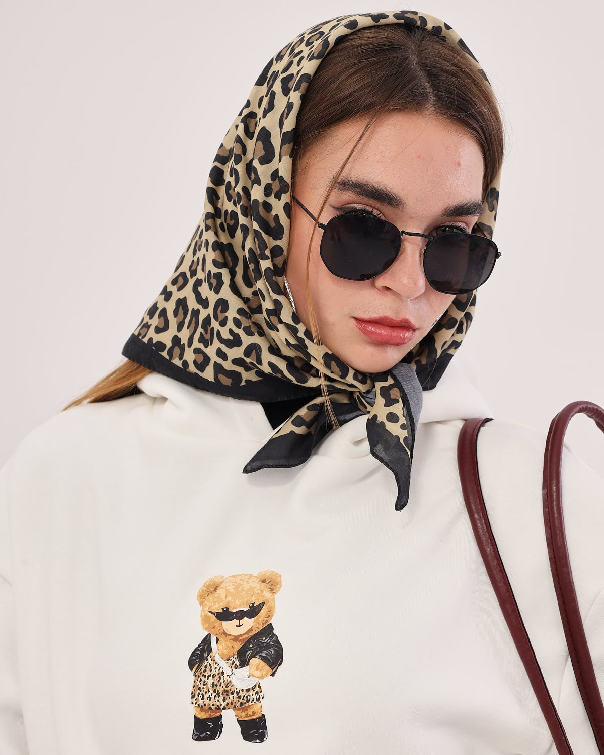 Kapüşonlu İçi Polar Teddy Bear Leopar Baskılı Beyaz Unisex Hoodie Sweatshirt