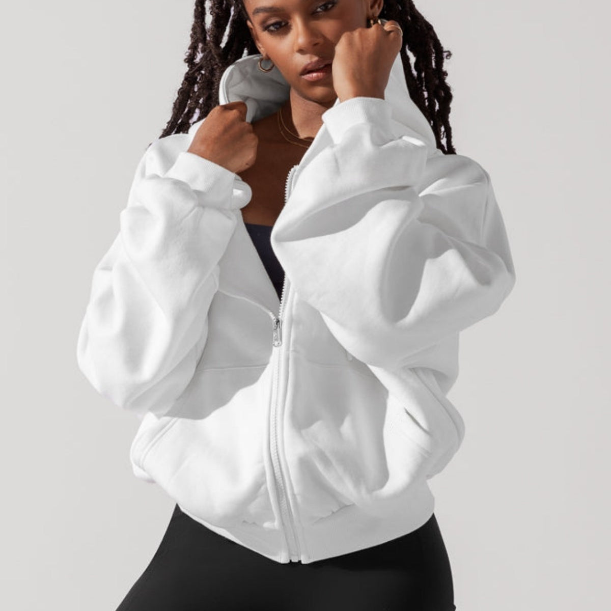 Kadın Beyaz Kapüşonlu Sweatshirt – Fermuarlı 3 İplik Şardonlu Oversize Spor Stil