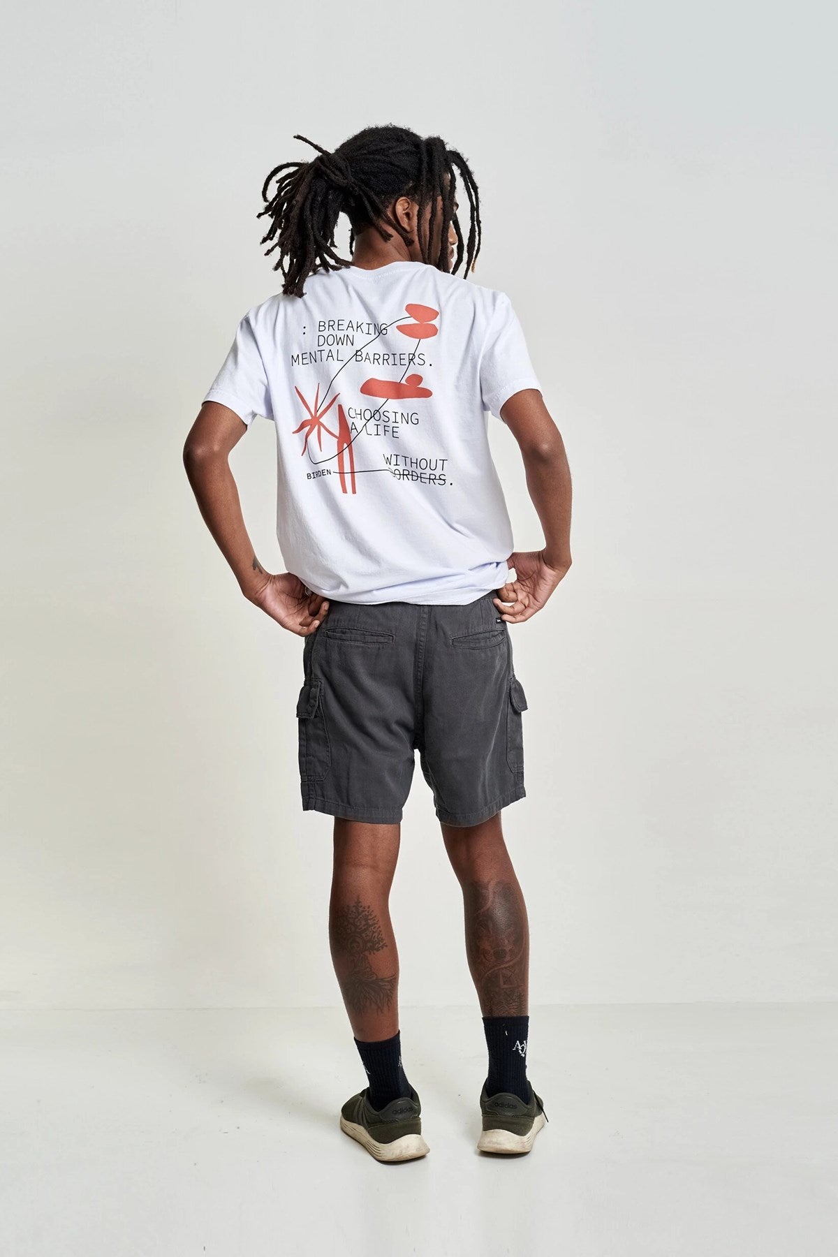 Bisiklet Yaka Breaking Down Baskılı Beyaz Oversize Erkek T-shirt