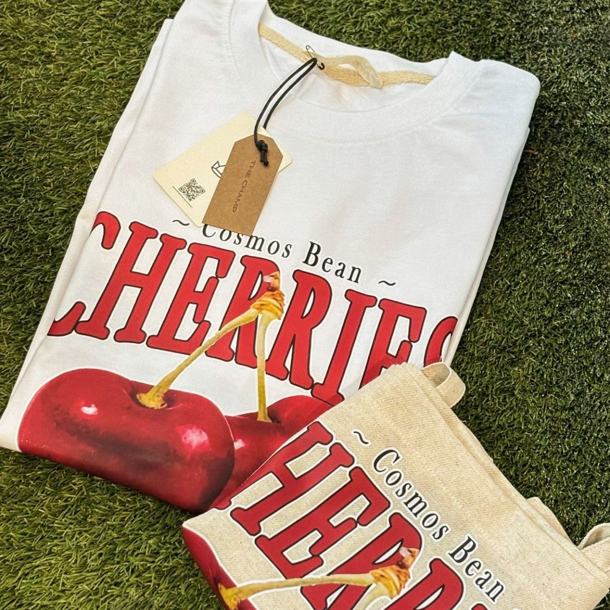 Kiraz Desenli Beyaz Oversize Kadın T-Shirt ve Ücretsiz Bez Çanta
