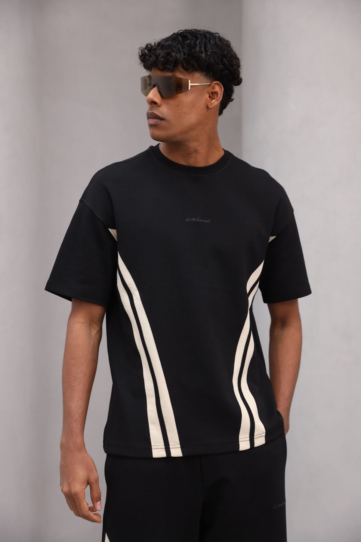 Rahat Kesim Şerit Detaylı Minimal Çizgili Oversize Erkek Günlük Takım