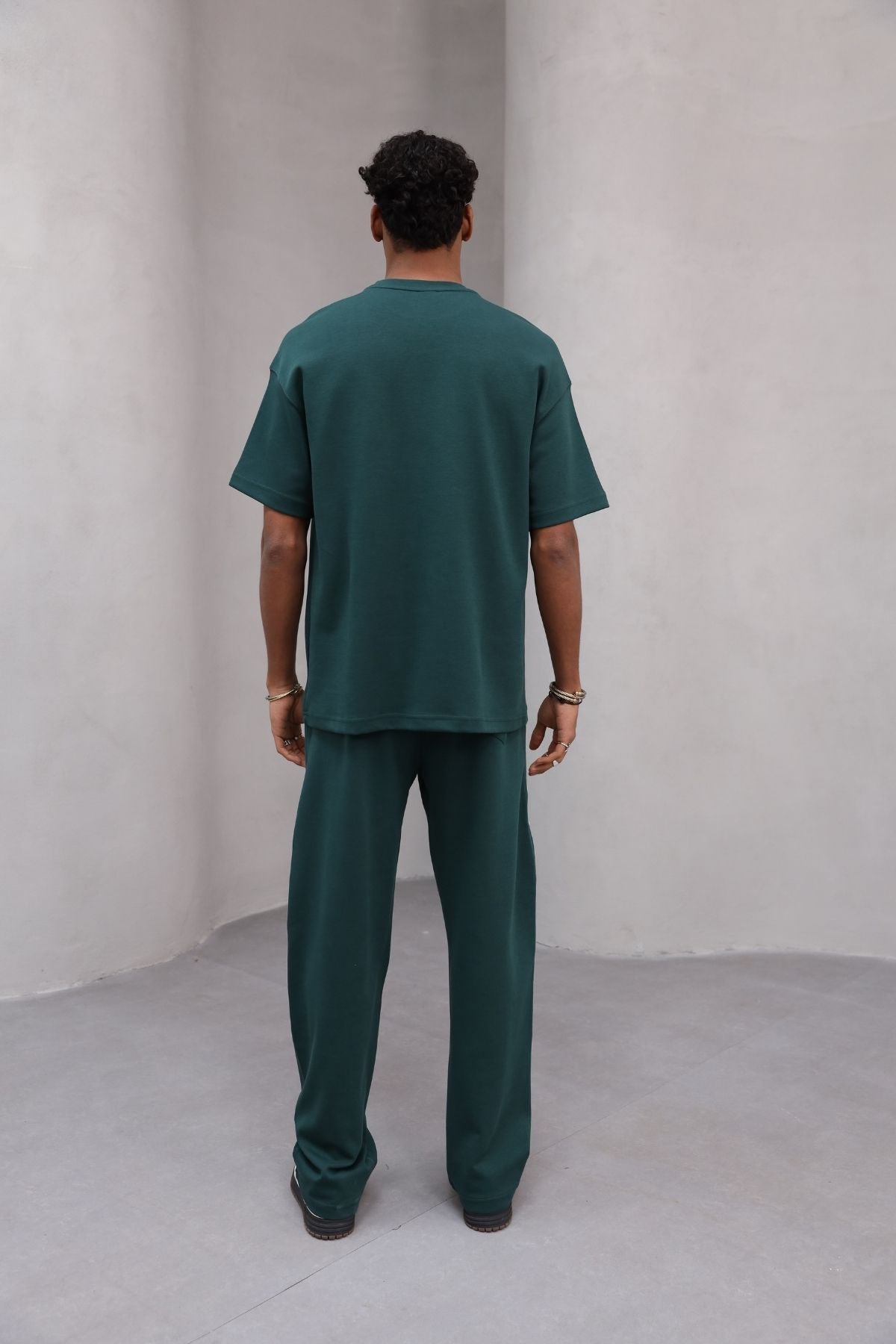 Rahat Kesim Şerit Detaylı Minimal Çizgili Oversize Erkek Günlük Takım