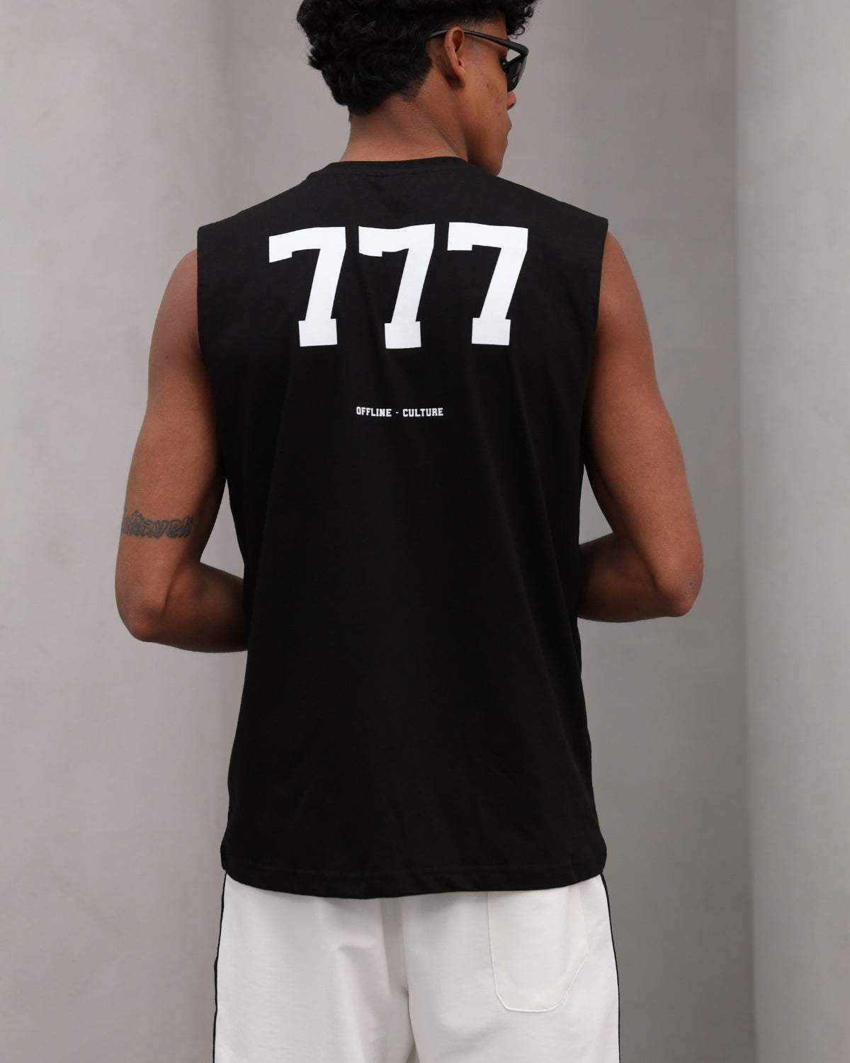 Rahat Kesim Offline Culture Kolsuz  %100 Pamuk Tişört Erkek Siyah