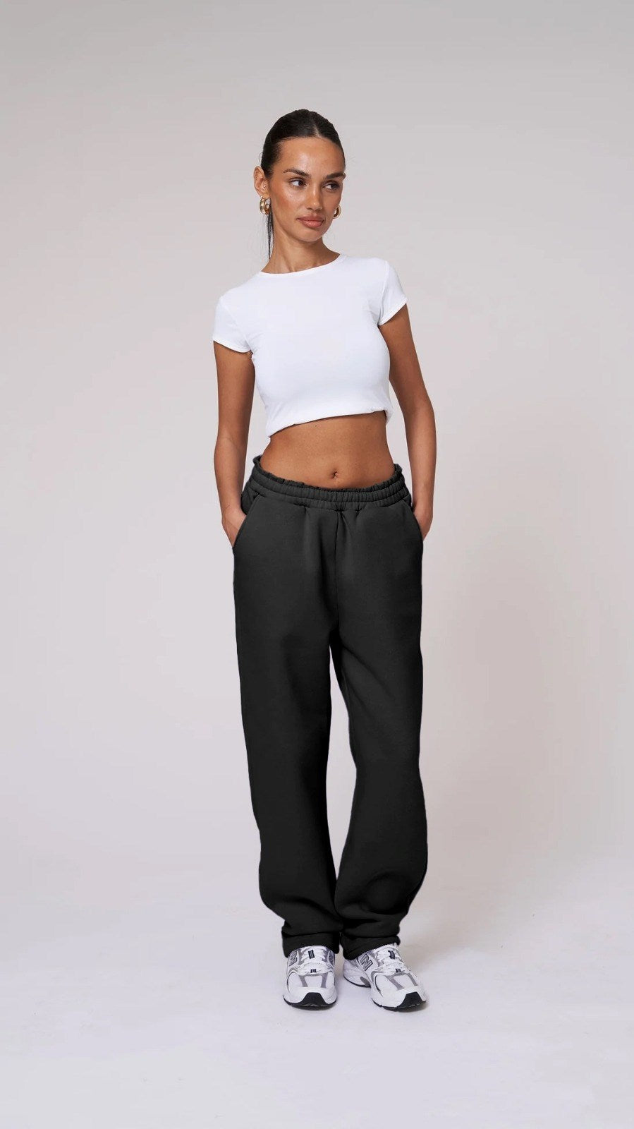 Beli Lastikli Boru Paça 3 İplik Siyah Eşofman Altı