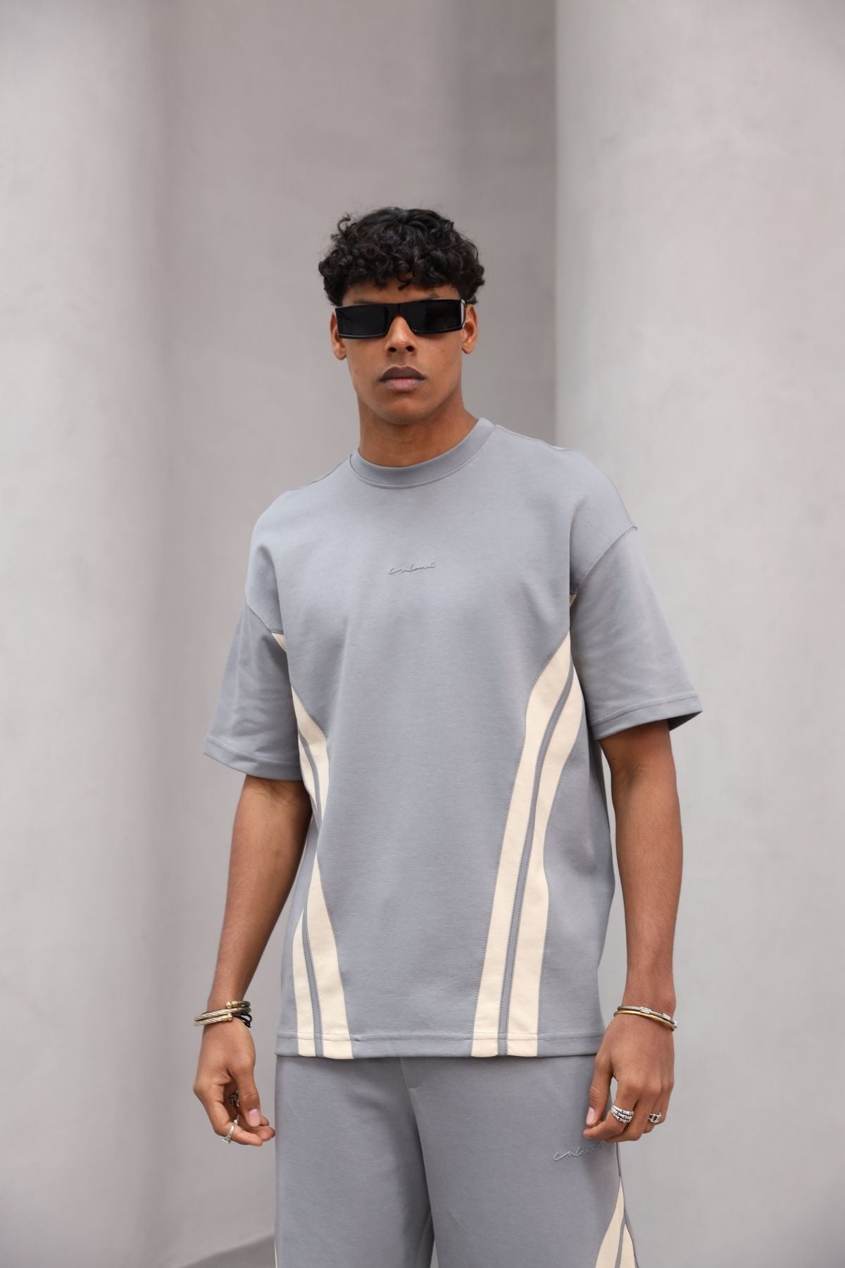 Rahat Kesim Şerit Detaylı Minimal Çizgili Oversize Erkek Günlük Takım