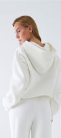 Kadın Oversize Zip Hoodie Beyaz – Fermuarlı, Kapüşonlu, Kangru Cep,  3 İplik Şardonlu Polar