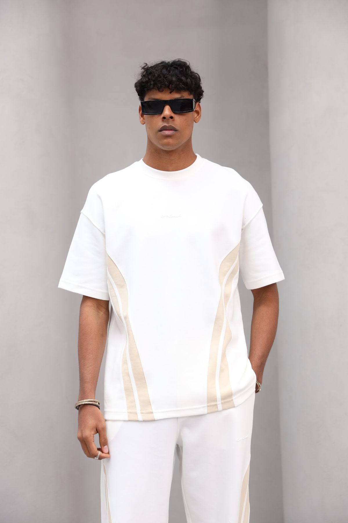 Rahat Kesim Şerit Detaylı Minimal Çizgili Oversize Erkek Günlük Takım