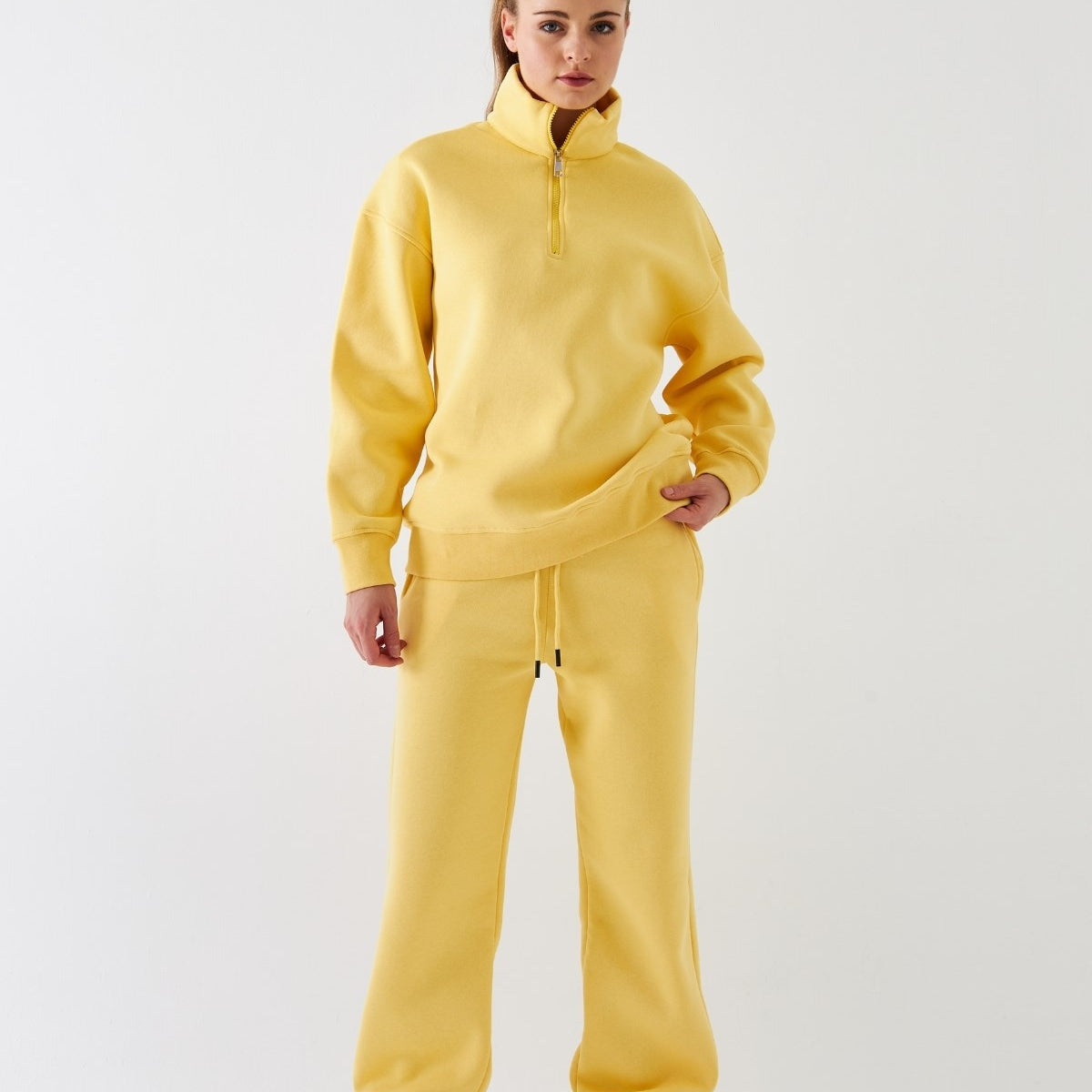 Unisex Oversize Eşofman Takımı Basic Sarı – Fermuarlı Dik Yaka, Lastikli Paça, 3 İplik Polar