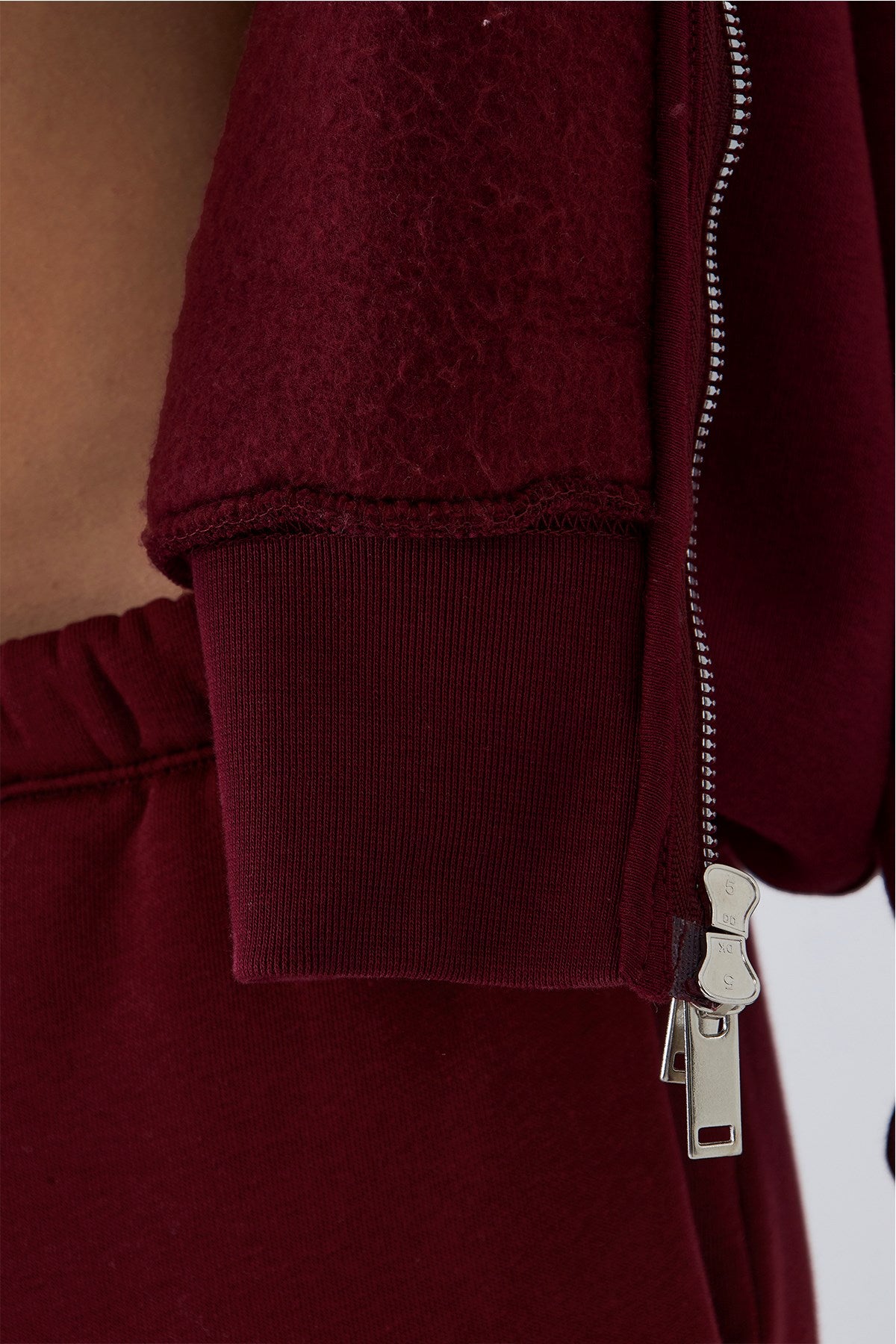 Kadın Oversize Zip Hoodie Bordo – Fermuarlı, Kapüşonlu, Kangru Cep,  3 İplik Şardonlu Polar