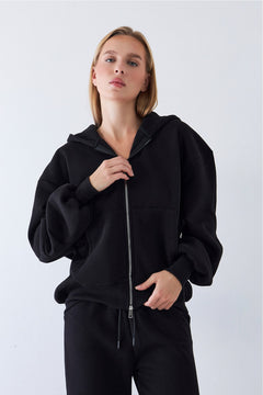 Kadın Oversize Zip Hoodie Siyah – Fermuarlı, Kapüşonlu, Kangru Cep,  3 İplik Şardonlu Polar