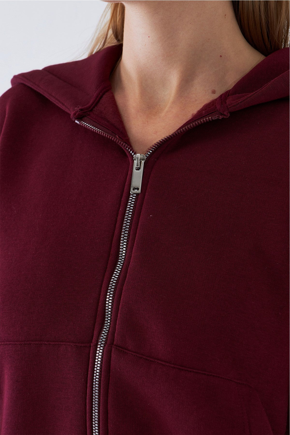 Kadın Oversize Zip Hoodie Bordo – Fermuarlı, Kapüşonlu, Kangru Cep,  3 İplik Şardonlu Polar