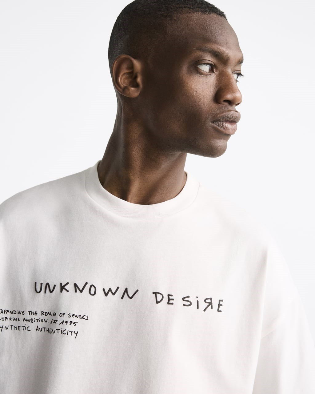 Bisiklet Yaka Unknown Desire Baskılı Oversize Beyaz Erkek T-shirt