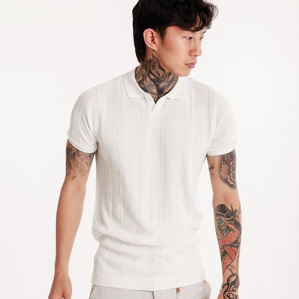 Erkek Beyaz Polo Yaka Triko Tişört – Kısa Kollu, Modern Slim Fit, Yazlık Örgü Dokulu Model