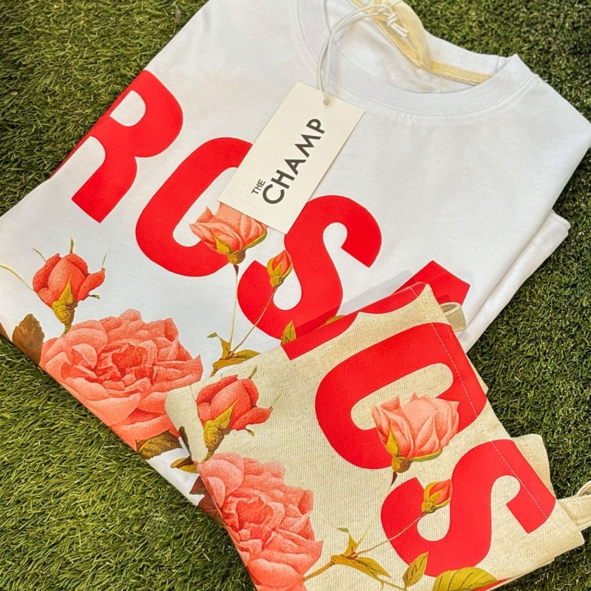 Rosa Fiore Gül Baskılı Kadın Oversize Tişört + Bez Çanta Hediyeli Kombin – %100 Pamuk