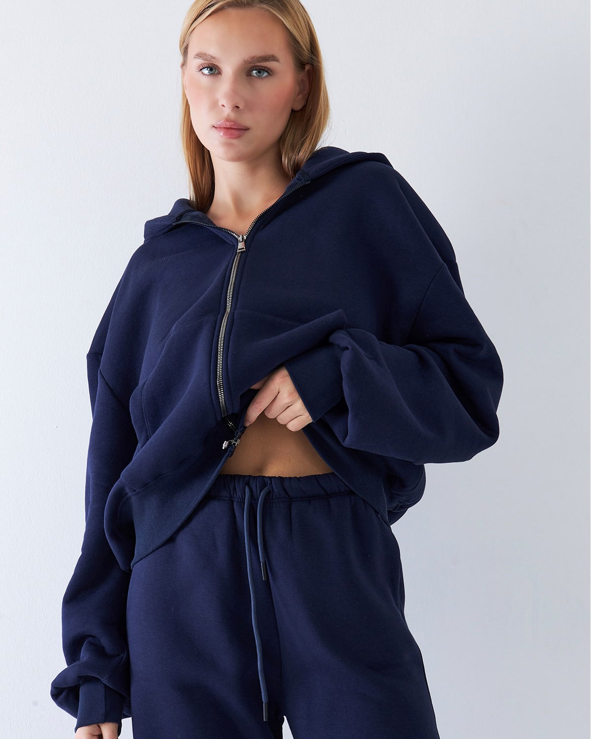 Kadın Oversize Zip Hoodie Lacivert – Fermuarlı, Kapüşonlu, Kangru Cep,  3 İplik Şardonlu Polar