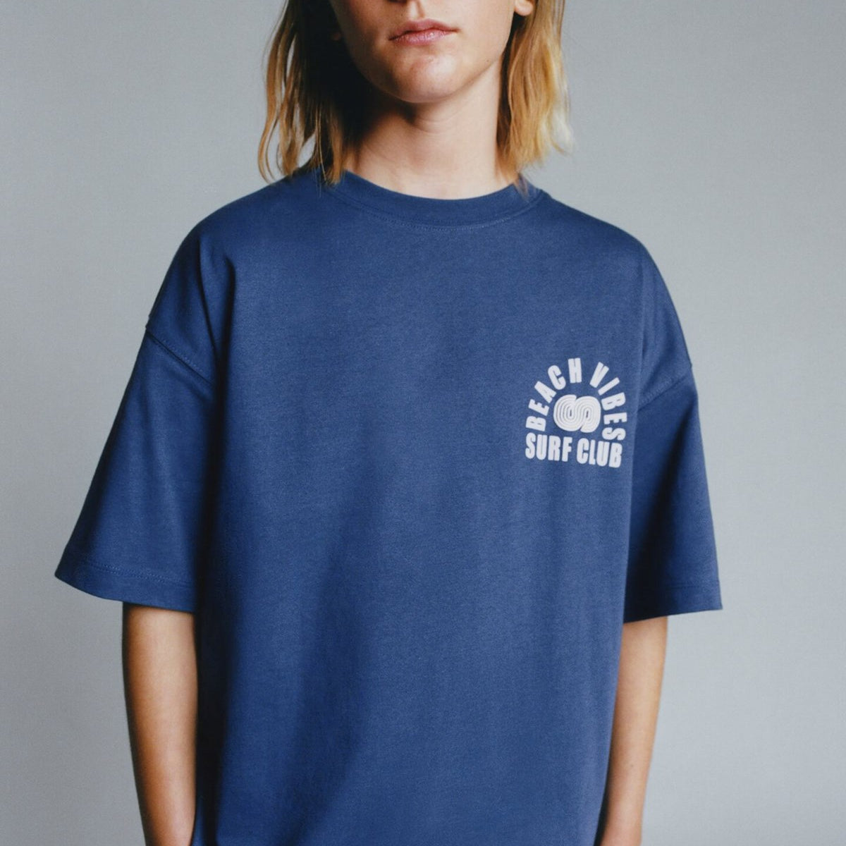 Beach Vıbes Surf Club Yazılı Ters S Tasarım Baskılı Lacivert Çocuk T-Shirt