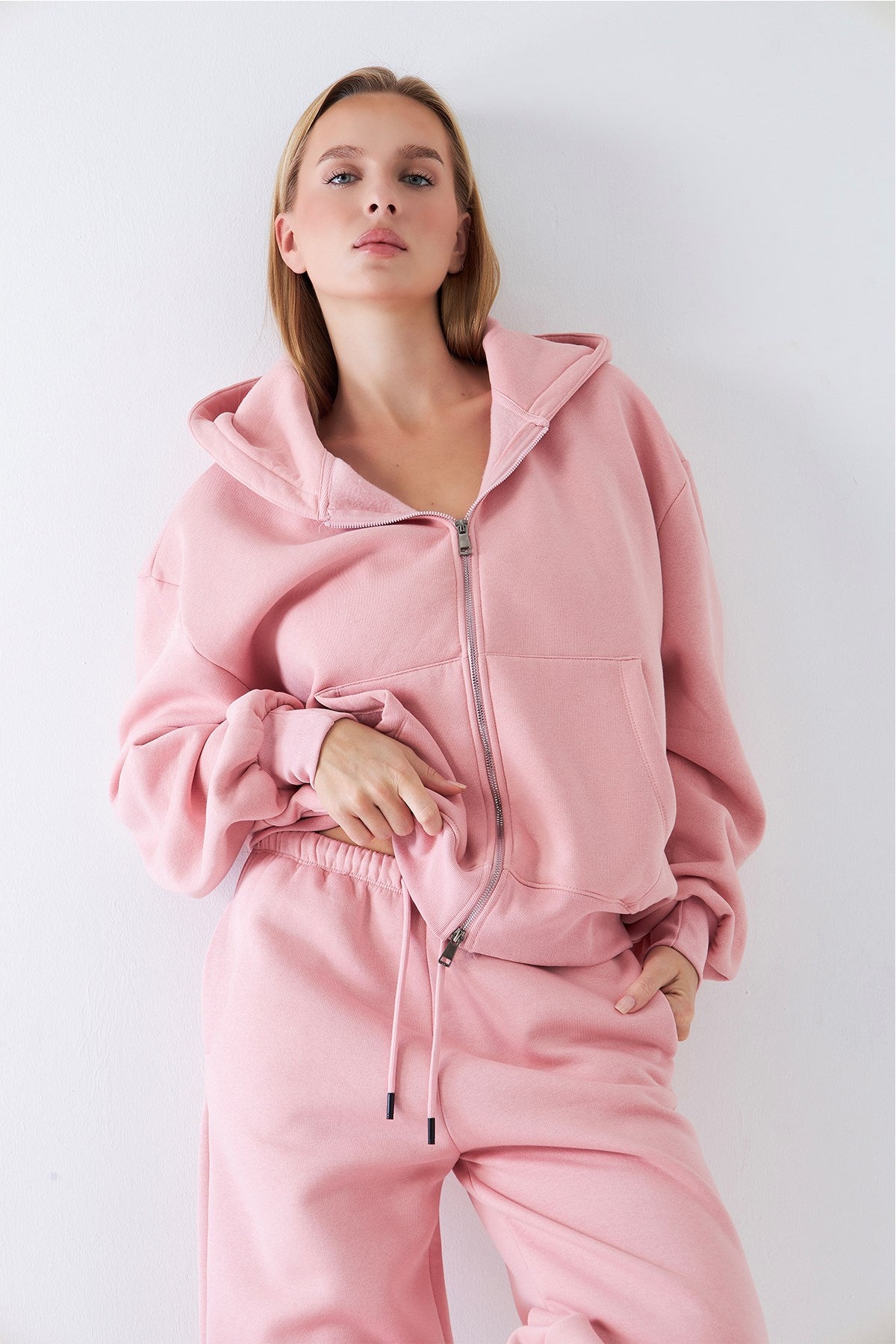 Kadın Oversize Zip Hoodie Pembe – Fermuarlı, Kapüşonlu, Kangru Cep,  3 İplik Şardonlu Polar