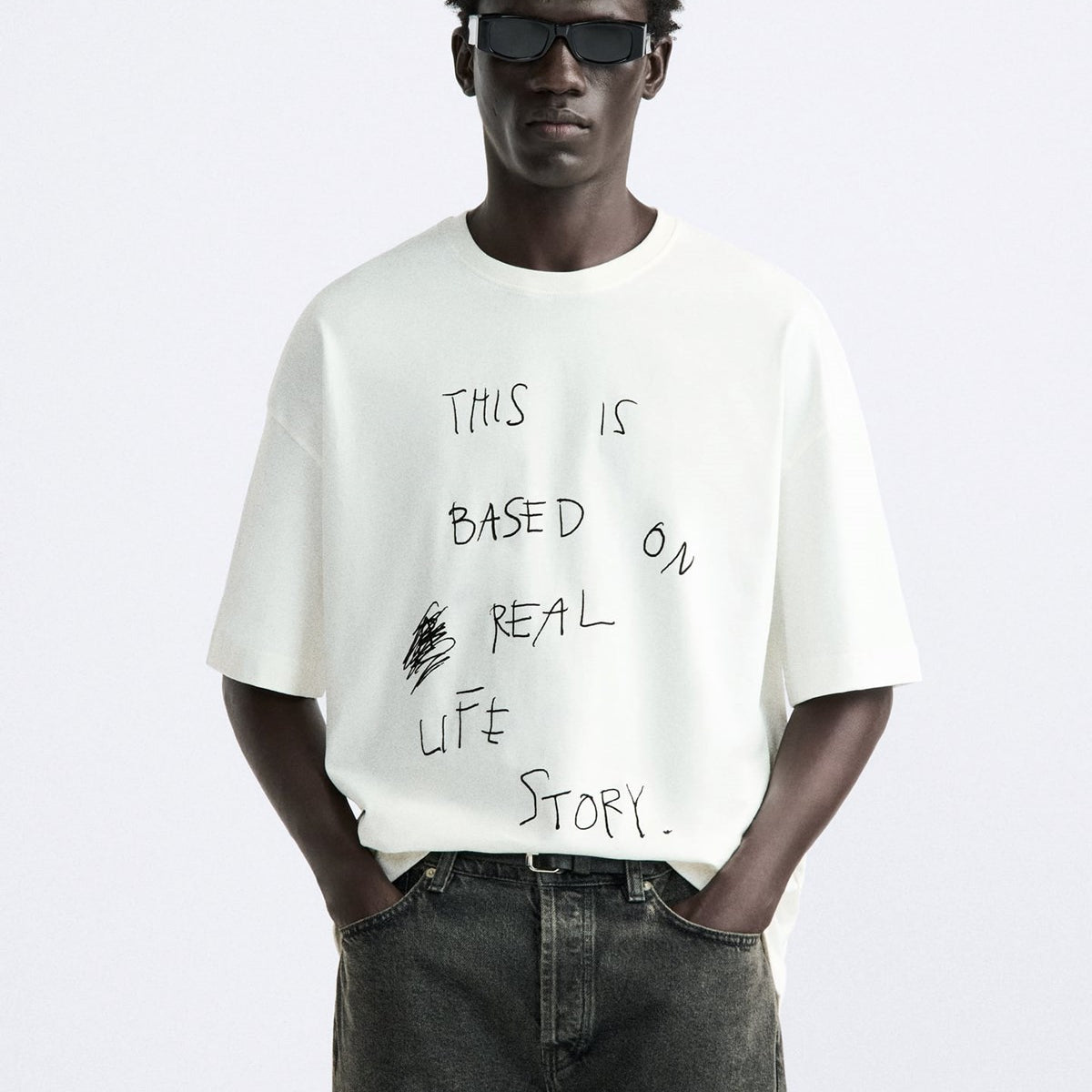 Bisiklet Yaka This İs Based On Real Life Story Baskılı Oversize Beyaz Erkek T-shirt