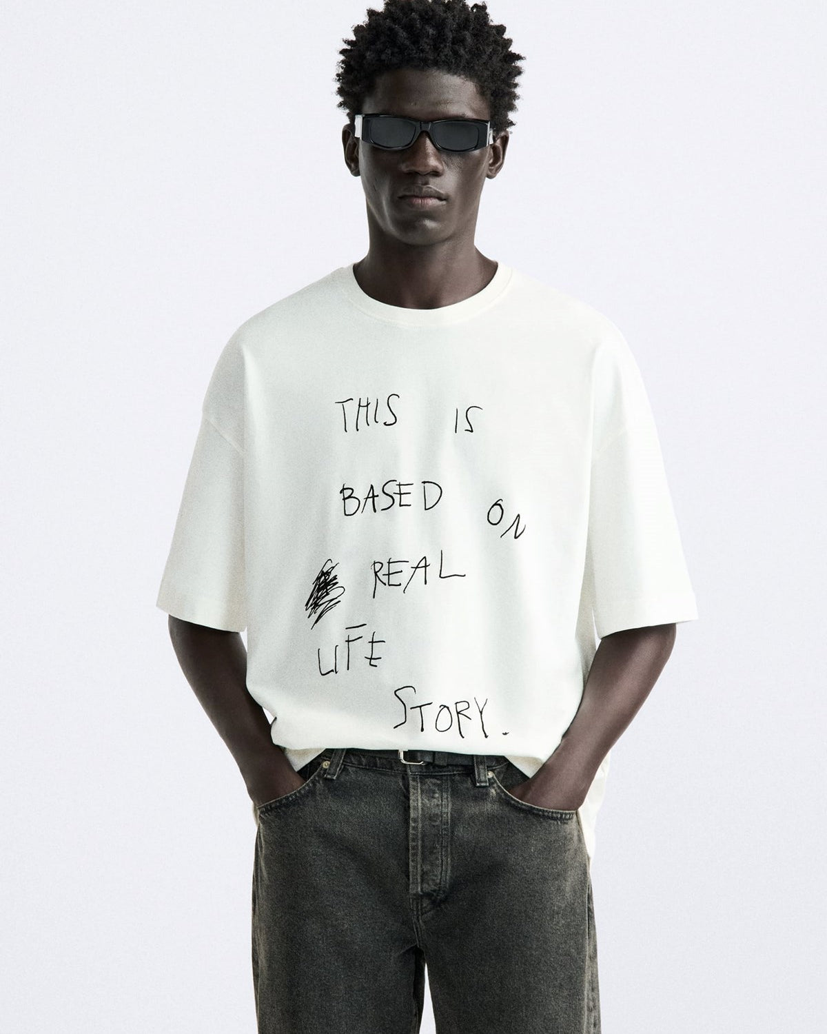 Bisiklet Yaka This İs Based On Real Life Story Baskılı Oversize Beyaz Erkek T-shirt