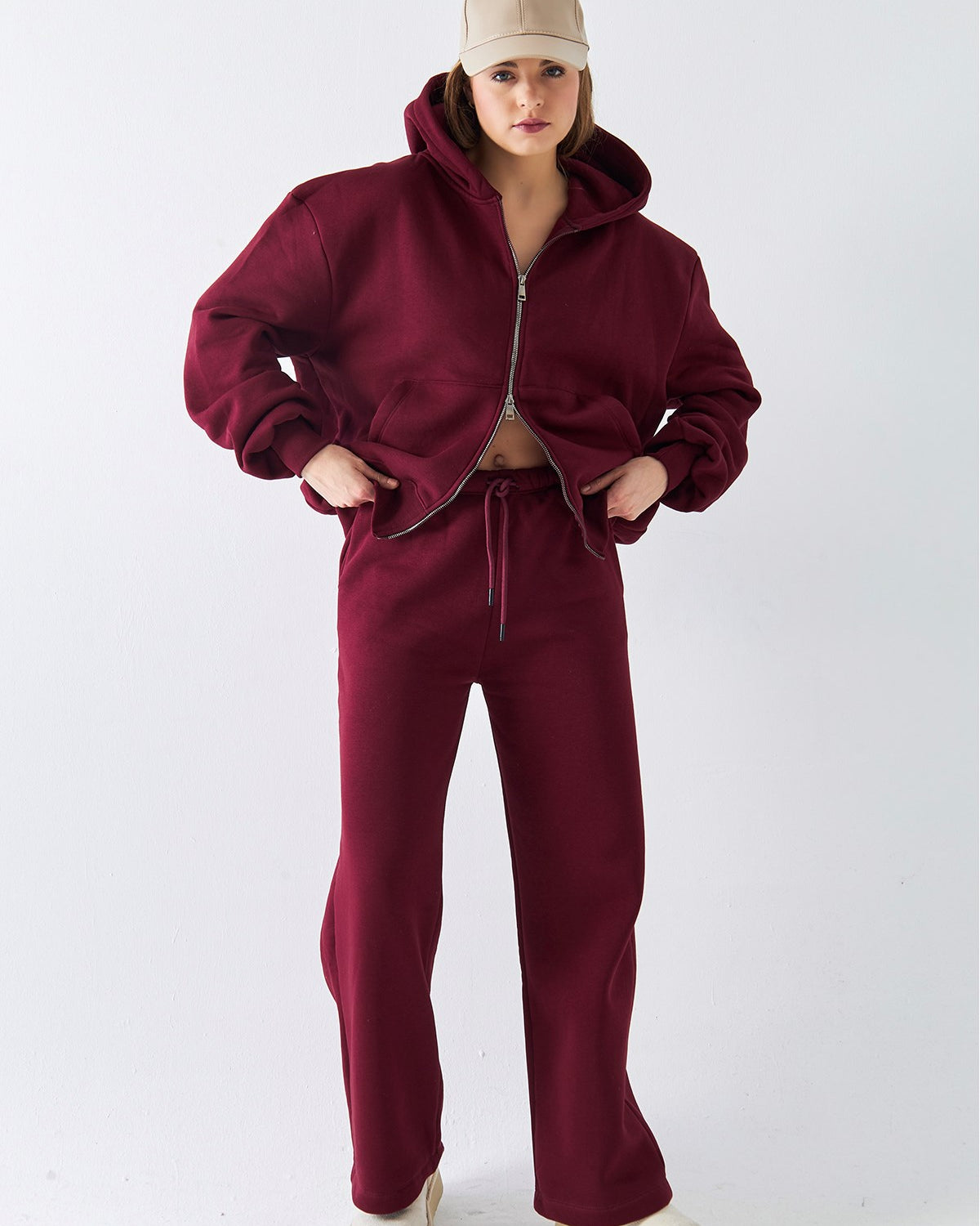 Kadın Oversize Eşofman Takımı Zip Bordo – Fermuarlı, Kapüşonlu, Bol Paça,  3 İplik Şardonlu Polar