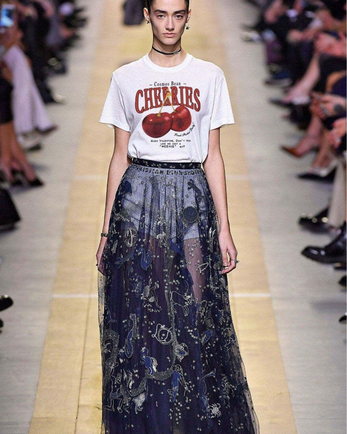 Kiraz Desenli Beyaz Oversize Kadın T-Shirt ve Ücretsiz Bez Çanta