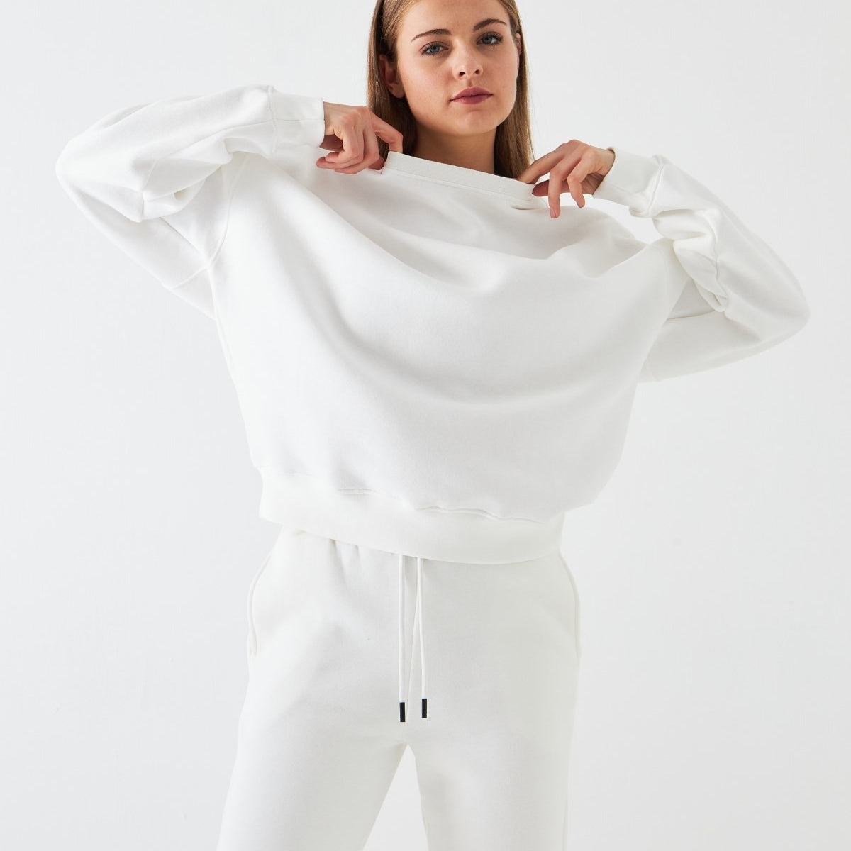 Unisex Oversize Sweatshirt Basic Beyaz – Bisiklet Yaka, 3 İplik Şardonlu Polar