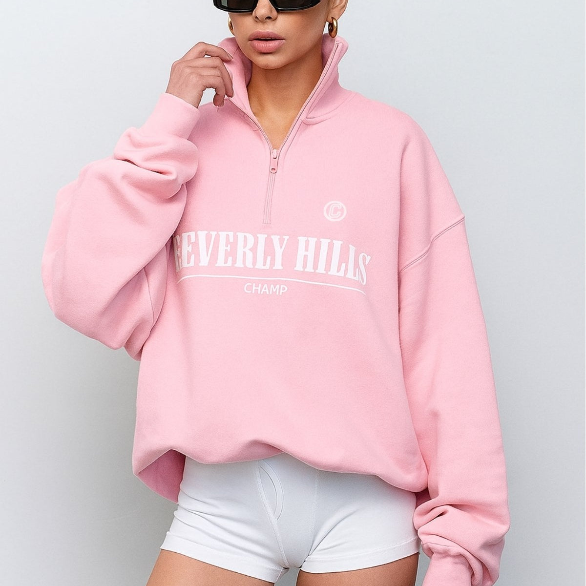 Kadın Pembe Beverly Hills Yazılı Yarım Fermuarlı Oversize Sweatshirt – Şık Spor Yarım Balıkçı Yaka