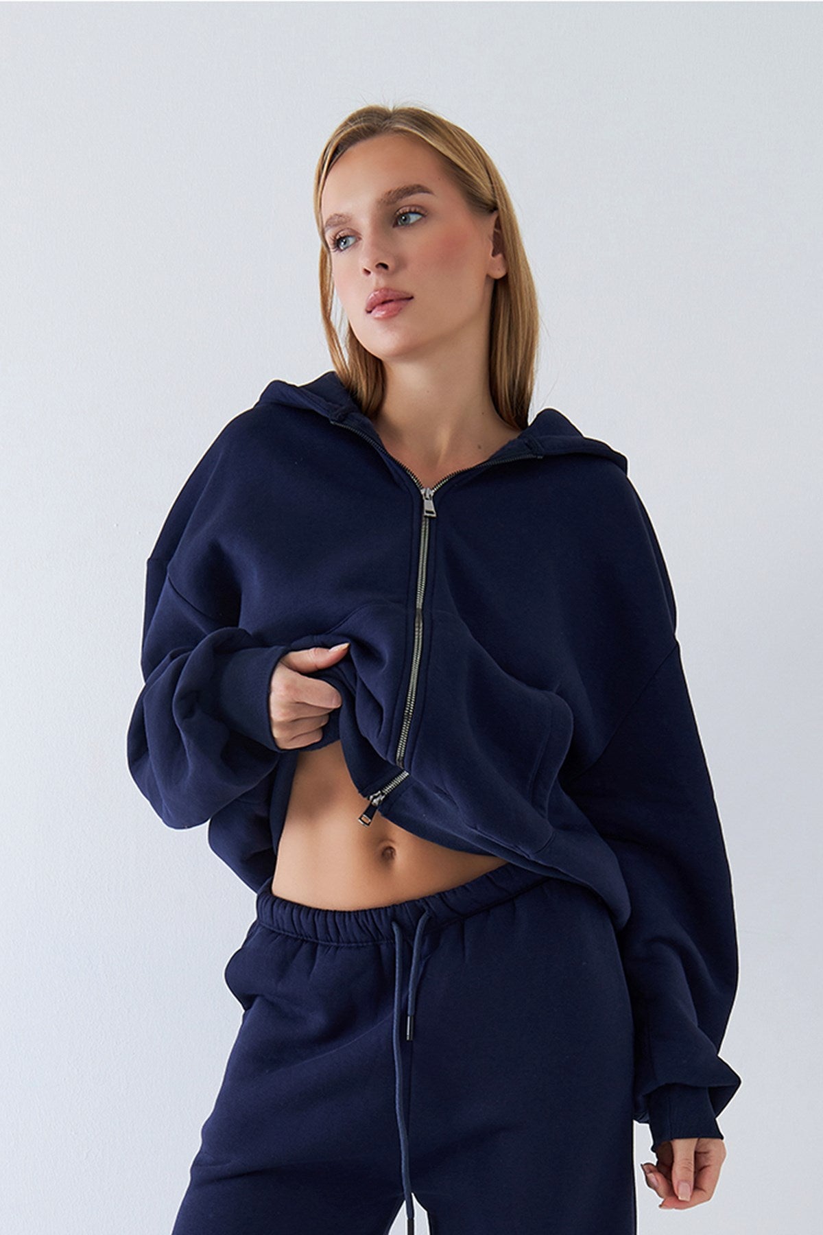 Kadın Oversize Zip Hoodie Lacivert – Fermuarlı, Kapüşonlu, Kangru Cep,  3 İplik Şardonlu Polar