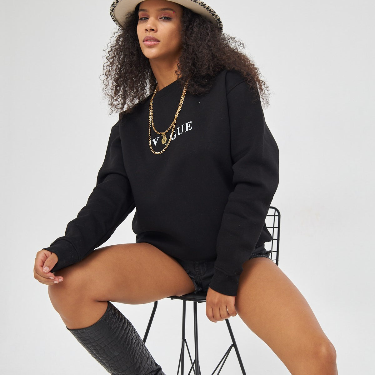 Vogue Yazı Baskılı Bisiklet Yaka İçi Polar Oversize Kesim Unisex Siyah Sweatshirt