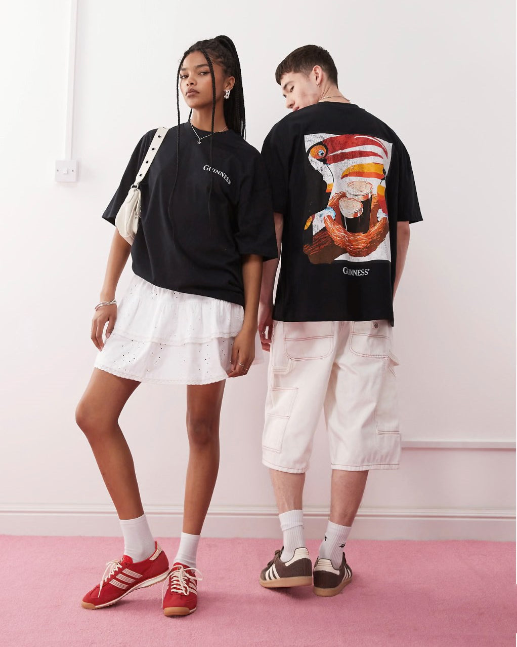 Unisex Siyah Oversize Tişört – Guinness Retro Kuş Baskılı Sokak Stili