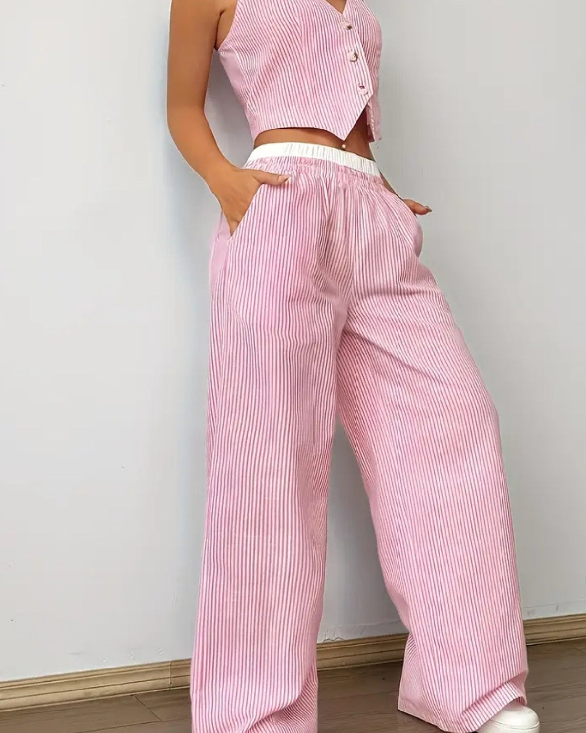 Kadın Çizgili Poplin Dokuma İkili Takım – Düğmeli Crop Yelek & Bol Paça Pantolon Yazlık Rahat Model
