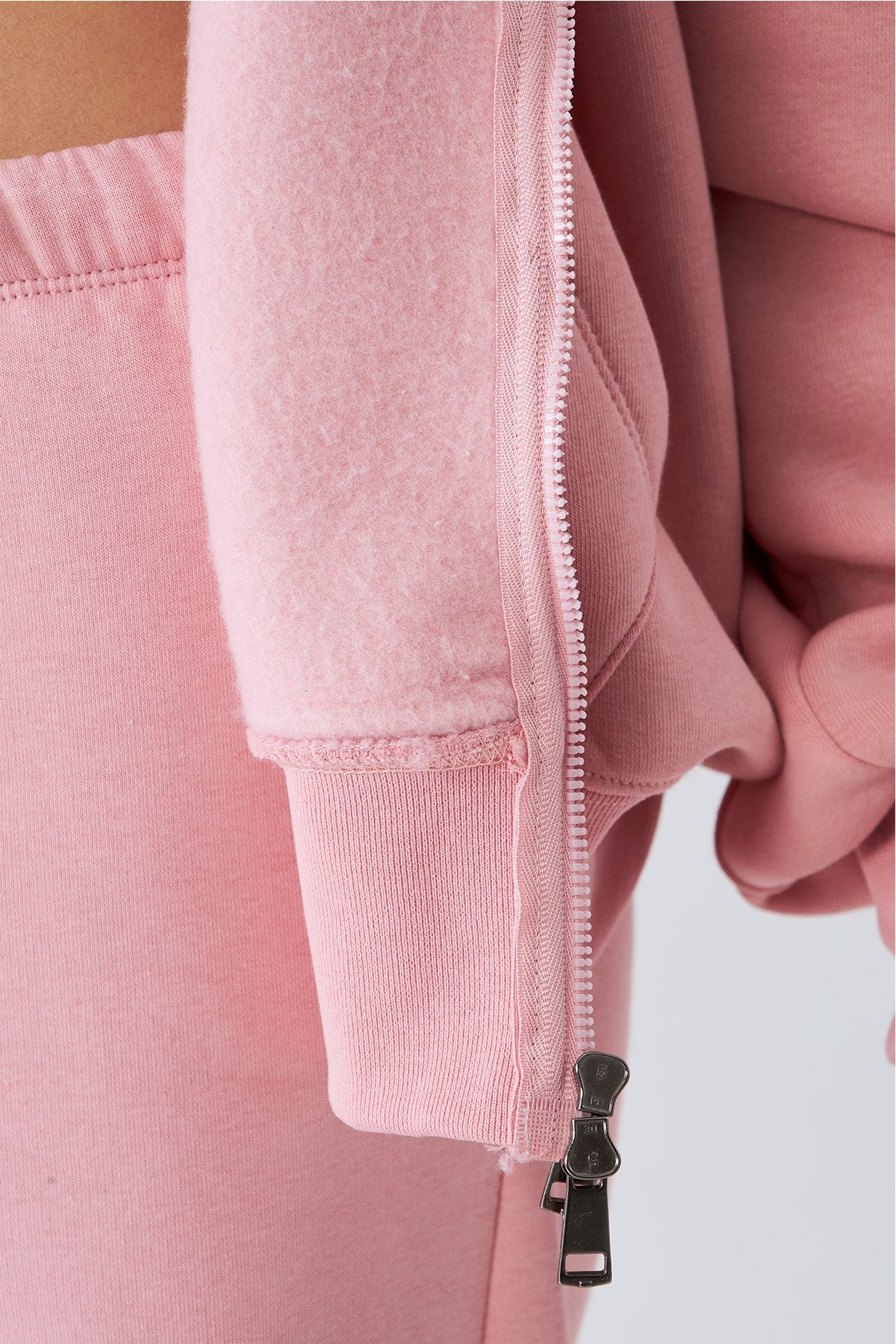 Kadın Oversize Eşofman Takımı Zip Pembe – Fermuarlı, Kapüşonlu, Bol Paça,  3 İplik Şardonlu Polar