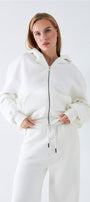 Kadın Oversize Zip Hoodie Beyaz – Fermuarlı, Kapüşonlu, Kangru Cep,  3 İplik Şardonlu Polar