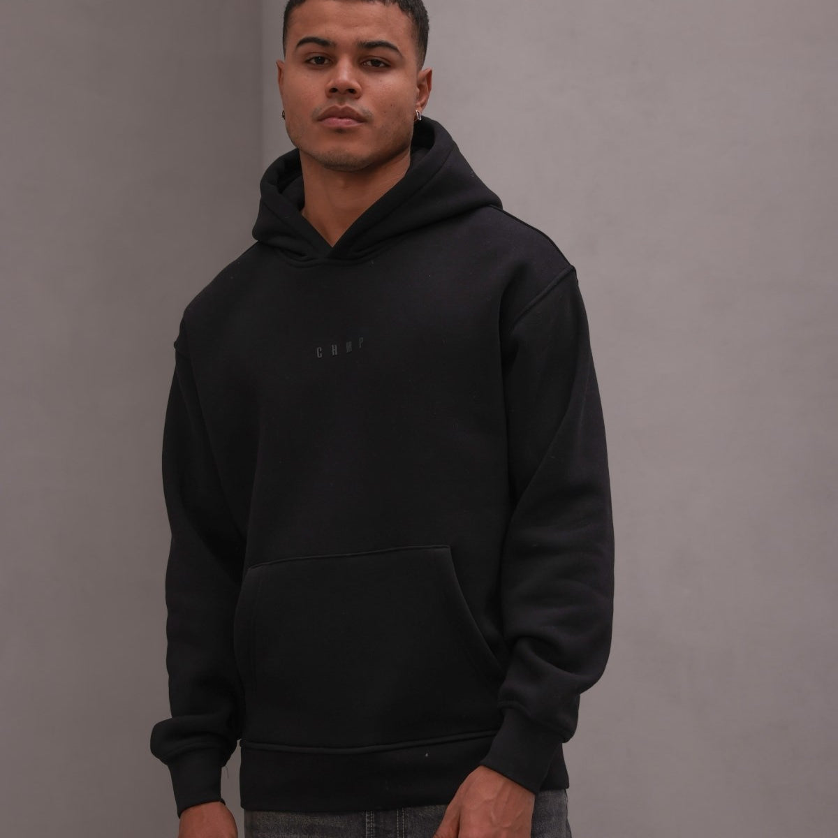 Erkek Oversize Sweatshirt Hoodie CHMP Yazlı Baskılı Siyah – Kapüşonlu, 3 İplik Polar, Kanguru Cepli