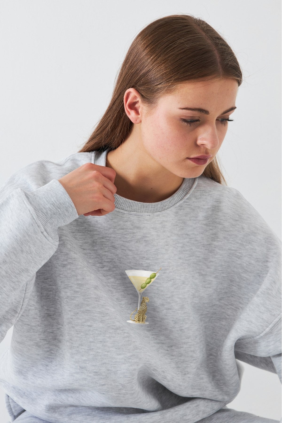 Kadın Oversize Sweatshirt Martini Leopard Baskılı Gri Melanj – Bisiklet Yaka, 3 İplik Şardonlu Polar