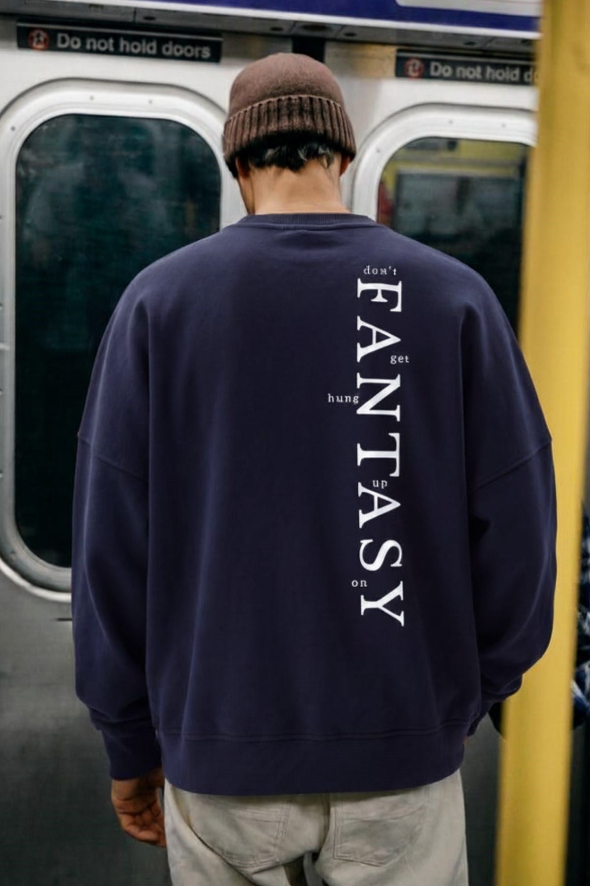 Erkek Oversize Sweatshirt Fantasy Back Baskılı Lacivert– Bisiklet Yaka, 3 İplik Şardonlu Polar