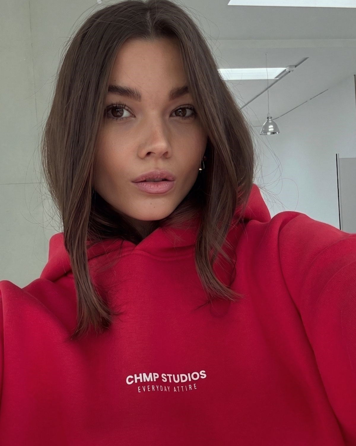 Kadın Oversize Sweatshirt Hoodie CHMP Yazlı Baskılı Kırmızı – Kapüşonlu, 3 İplik Polar, Kanguru Cepli