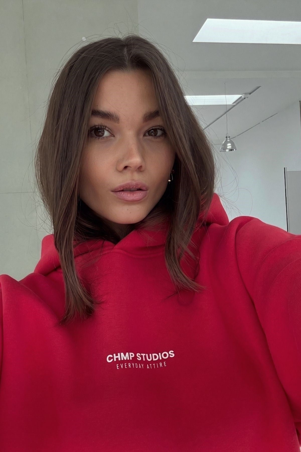 Kadın Oversize Sweatshirt Hoodie CHMP Yazlı Baskılı Kırmızı – Kapüşonlu, 3 İplik Polar, Kanguru Cepli